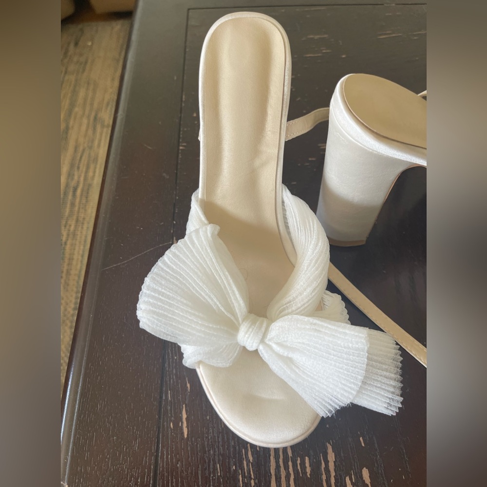 Vimisaoi Platform Bow Sandals